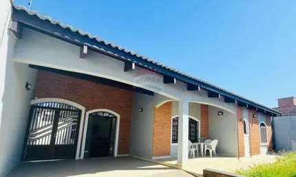 Casa Imperdível no Stella Maris, Mobiliada, com Pé-Direito alto, 4 Dorms, 2 Suítes e Terreno 360 m² – Faça Tudo a Pé!