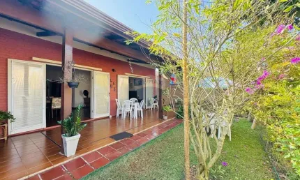 Casa com 4 dormitórios, a 190 metros da praia no stella maris – terreno de 360m² - oportunidade!