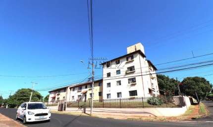 Apartamento com 3 quartos para alugar na Maria Luiza Bagio Fagion, --, Jardim Imagawa, Londrina por R$ 800