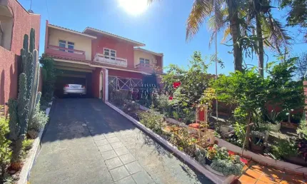 Casa com 3 quartos à venda na Luiz Picelli, --, Jardim Pacaembu, Londrina por R$ 600.000