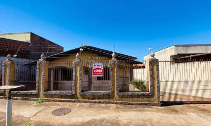Casa com 4 quartos à venda na Salgado Filho, --, Califórnia, Londrina por R$ 570.000