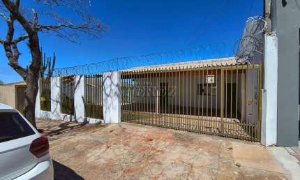 Casa com 3 quartos à venda na JORGE HANNUCH, --, Santa Rita 1, Londrina por R$ 400.000