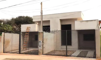 Casa com 3 quartos à venda na Perobal, --, Leonor, Londrina por R$ 360.000