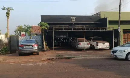 Casa com 3 quartos à venda na Avenida José Ventura Pinto, --, Califórnia, Londrina por R$ 680.000