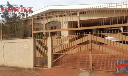 Casa com 4 quartos para alugar na Avenida Theodoro Victorelli, --, Interlagos, Londrina por R$ 2.500