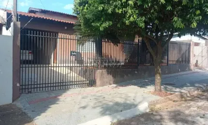 Casa com 3 quartos à venda na Eiti Suguimoto, --, Maria Lúcia, Londrina por R$ 450.000