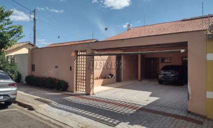 Casa com 4 quartos à venda na Rua Martin Luther King, --, Lago Parque, Londrina por R$ 1.300.000