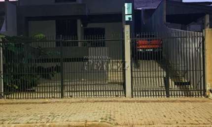 Casa com 7 quartos para alugar na Rua Prudente de Morais, --, Champagnat, Londrina por R$ 8.000