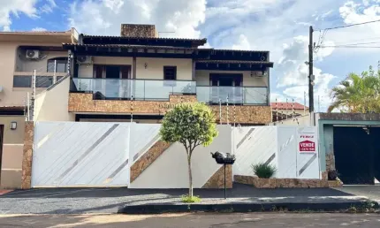 Casa com 4 quartos à venda na Alaerte Francisco Zanoni, --, Jardim Tarumã, Londrina por R$ 1.250.000