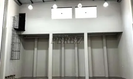 Barracão / Galpão / Depósito para alugar na Rua Augusto Guerino, --, Portal de Versalhes 1, Londrina por R$ 10.000