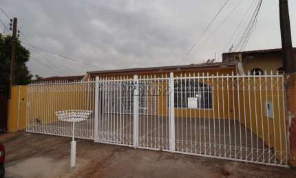 Casa com 3 quartos para alugar na das Ameixeiras, --, Marabá, Londrina por R$ 2.000