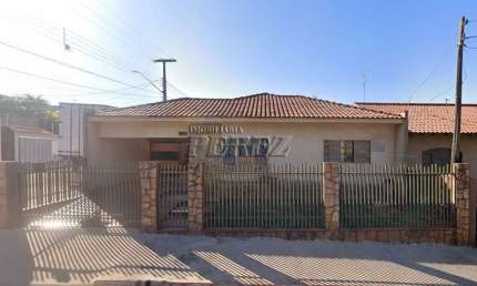 Casa com 3 quartos para alugar na Rio Grande do Sul, --, Centro, Sertanópolis por R$ 1.500
