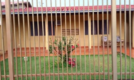Casa com 3 quartos à venda na Rua Carlos Inácio Alves, --, Monterey, Londrina por R$ 750.000