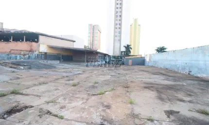 Terreno comercial para alugar na Rua Mossoró, --, Centro, Londrina por R$ 7.500