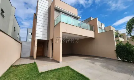 Casa em condomínio fechado com 3 quartos à venda na Otto Gaertner, --, Centro, Cambé por R$ 980.000