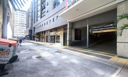 Garagem à venda no bairro Centro, em Juiz de Fora - MG