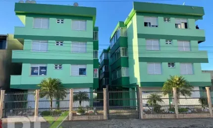 Apartamento de 02 dormitórios no centro de tramandaí