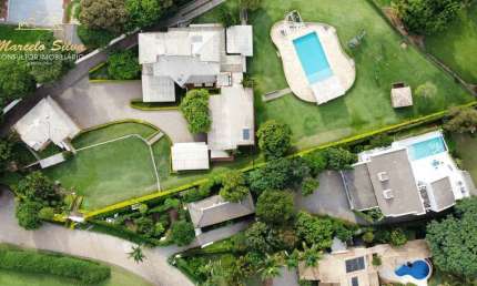 CASA PÉ NA ÁGUA COM VISTA MAGNÍFICA PARA A REPRESA EM BRAGANÇA PAULISTA