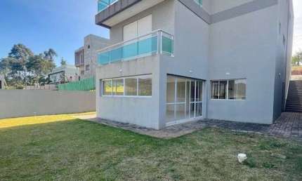 CASA 3 SUÍTES  ALTO PADRÃO CONDOMINIO COM SISTEMA DE CLUBE CAMPOS DO CONDE