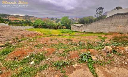 Terreno à venda na Rua Professor José Nantala Badue, Lagos de Santa Helena, Bragança Paulista