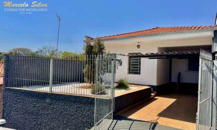 Casa comercial com 2 salas à venda na Rua Emílio Colella, 32, Centro, Bragança Paulista, 238 m2 por R$ 550.000