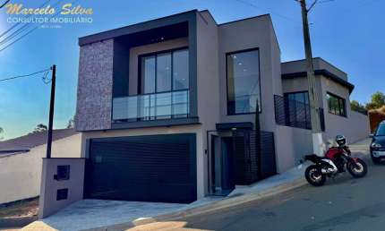 Excelente Casa à venda no Residencial Rotterdam em Bragança Paulista- SP.