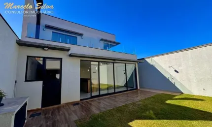 Casa com 3 quartos à venda na Avenida Maristela, 322, Vila Petrópolis, Atibaia