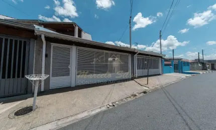 Casa com 3 quartos à venda na Rua Santa Clara, 65, Vila Aparecida, Bragança Paulista