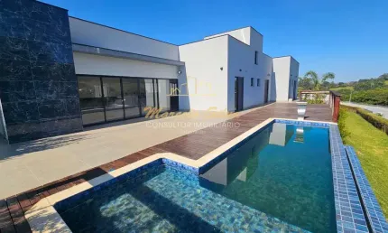 CASA TOTALMENTE TÉRREA, 3 SUITES  CONDOMNIO FLAMBOYAN  ,