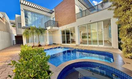 Casa Alto Padrão rica em detalhes no Condomínio Portal de Bragança