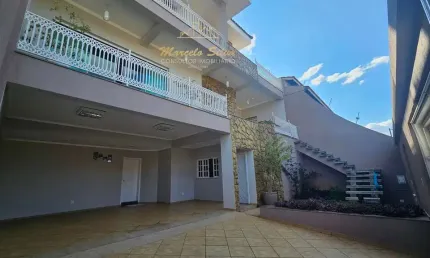 CASA DE ALTO PADRÃO EM BAIRRO PRIVILEGIADO NA ZONA SUL DE BRAGANÇA PAULISTA