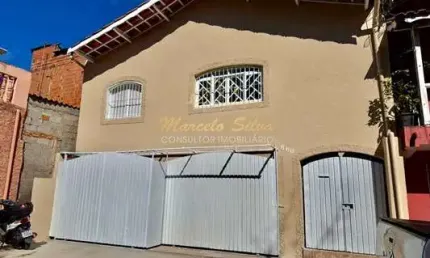 Casa no Jardim São José, ao lado do Lago do Taboão e Faculdade USF