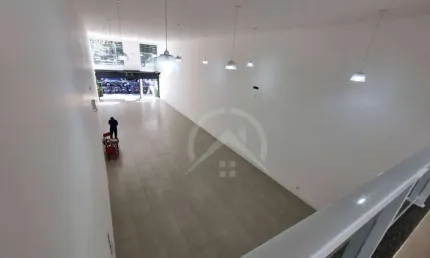 Barracão / Galpão / Depósito com 3 salas para alugar na Rua José Pires, Centro, Atibaia
