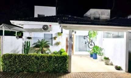 Casa com 2 dormitórios à venda, 67 m² por R$ 379.000 - Vale das Flores - Atibaia/SP