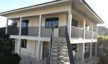 Sobrado para venda com 300 metros quadrados com 3 quartos