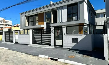 Casa para Venda em Florianópolis, Ingleses do Rio Vermelho, 3 dormitórios, 3 suítes, 4 banheiros, 4 vagas