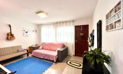 CASA NO JARDIM MARINGÁ COM 3 QUARTOS E AMPLO QUINTAL