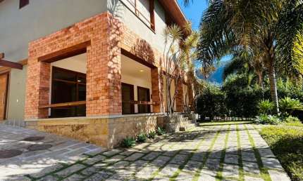 Casa em condomínio fechado com 4 quartos à venda no Retiro, Petrópolis 