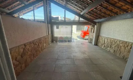 Casa a venda com 3 quartos sendo 1 suite, 3 banheiros, 2 vagas cobertas, bairro Guilhermina