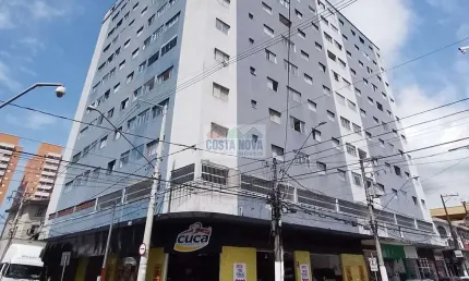 Apartamento 1º Andar com Elevador, Portaria e Garagem, Ocian - R$230 mil