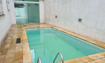 Casa com 282m², 4 Dormitorios sendo 1 suite, 4 banheiros, 5 vagas, 2 salas, 1 escritório, 1 edícula