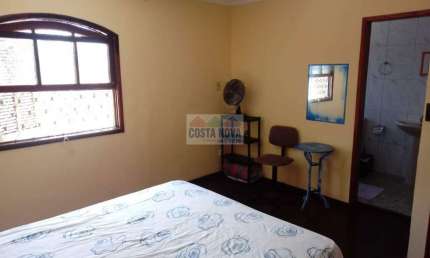 Casa sobrado, 90m², 2 quartos sendo 1 suíte, 1 baneiro social, em condomínio fechado