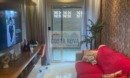 Casa Sobreposta alta, com 2 quartos e varanda Gourmet