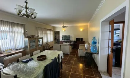 Apartamento a venda com 3 quartos sendo 1 suíte, 1 banheiro, 1 lavabo, 2 garagens, sala ampla