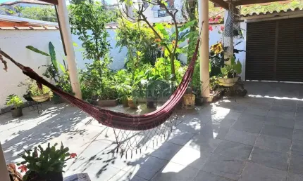 Casa térrea de 90 m² , Proximo á Balsa com 2 dormitórios, garagem coberta, Guarujá