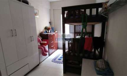 Casa de condomínio, 2 quartos, 1 banheiro, sala, cozinha e área de serviço