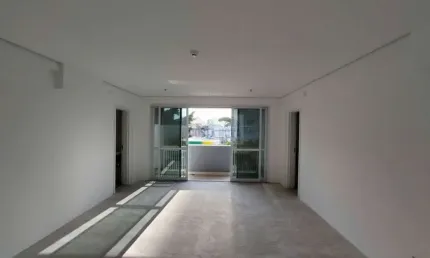 Sala comercial para venda ou locação, com 2 banheiros, copa de apoio, elevadores e recepção
