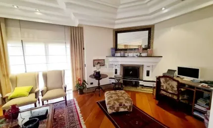Cobertura a venda em Moema, 472m², 3 suítes, 6 banheiros, 7 vagas, piscina privativa