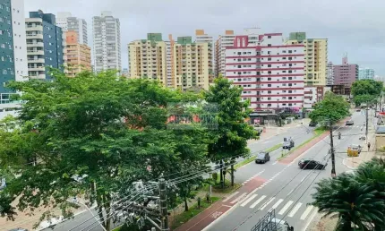Apartamento à venda com 2 dormitórios, 1 vaga com  96m² no Canto do Forte a 100 metros do mar