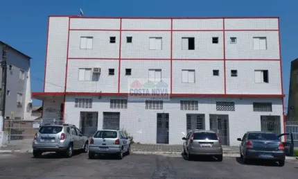 Estúdio no bairro Ocian, pronto para morar, próximo da praia.